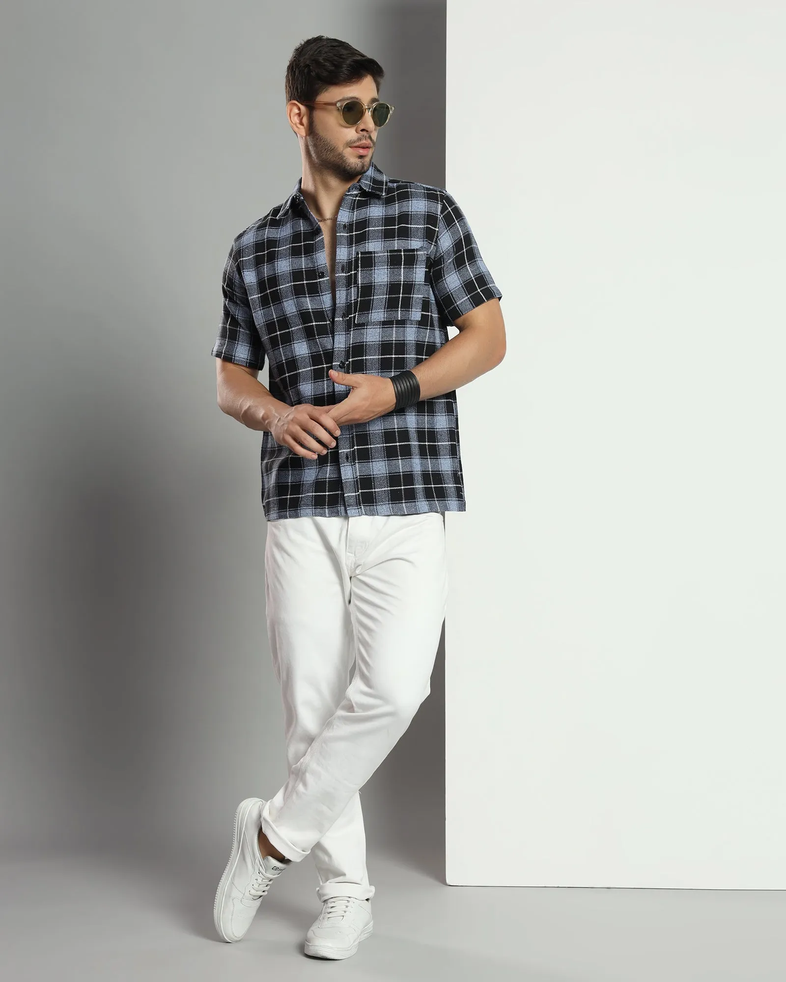 Chimpaaanzee Men Grey & Black Regular Fit Shirt