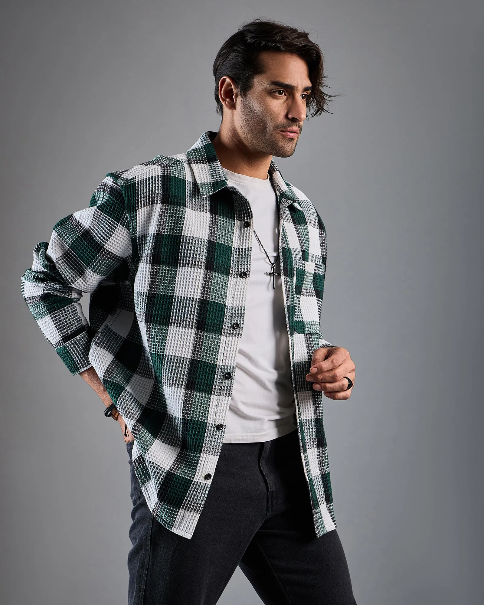 Chimpaaanzee Men White & Green Oversized Shirt