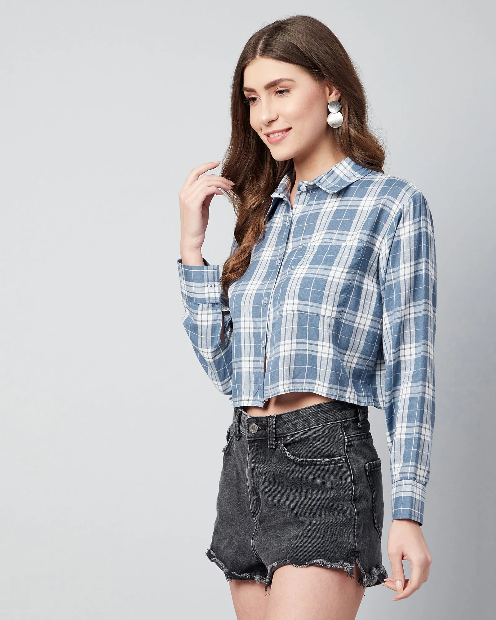 Chimpaaanzee Women Viscose Blue and White Drop Shoulder Crop Shirt