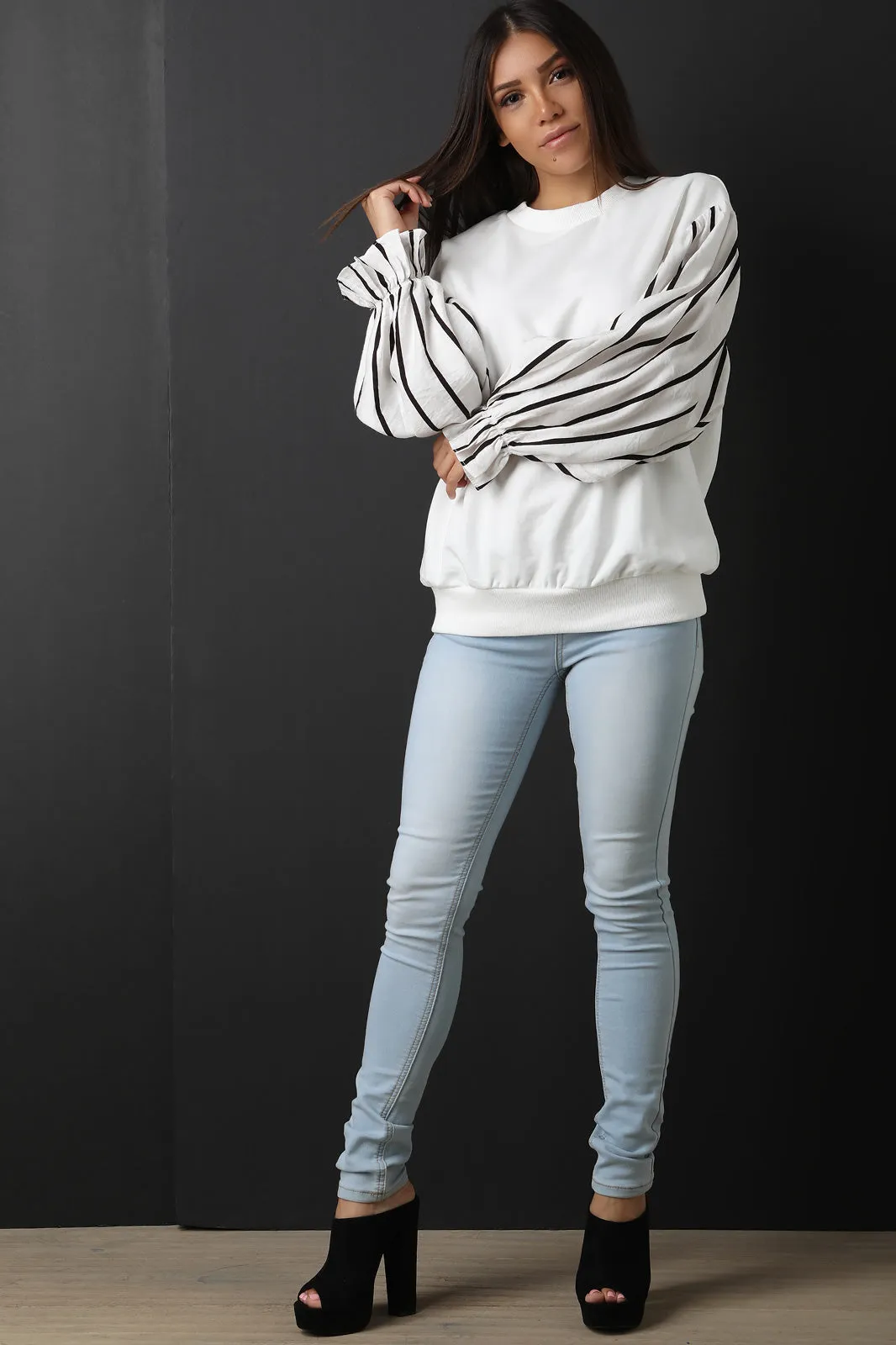 Contrast Striped Puff Sleeves Sweatshirt