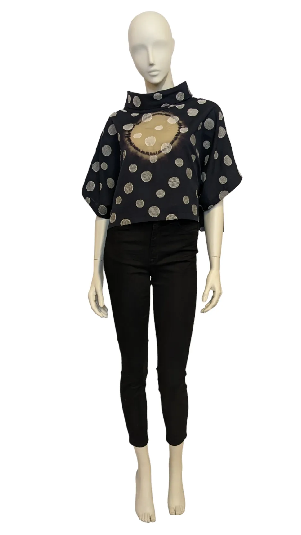 Leslie Dot Topper